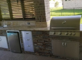 Outdoor Kitchen