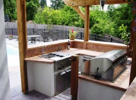 Outdoor Kitchen