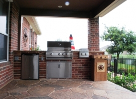 Outdoor Kitchen