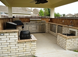 Outdoor Kitchen